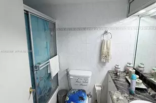 1975 W 44th Pl, Hialeah, FL 33012 - Photo 14