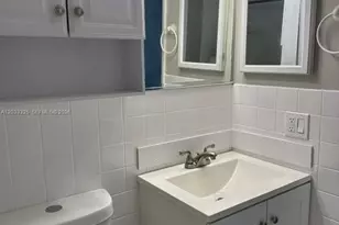7832 Collins Ave, Miami Beach, FL 33141 - Photo 12