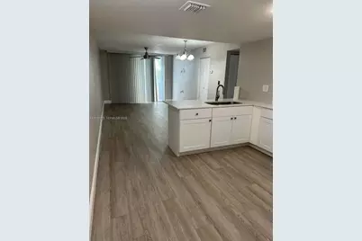7832 Collins Ave #406, Miami Beach, FL 33141 - Photo 6