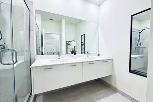 10295 NW 64th Terrace, Doral, FL 33178 - Photo 8