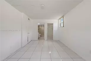 8050 NW 8th St, Miami, FL 33126 - Photo 14