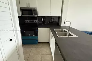 2819 SE 1st Dr, Homestead, FL 33033 - Photo 8