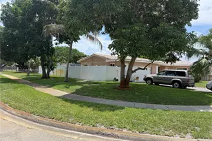 300 SW 68th Ave, Margate, FL 33068 - Photo 2