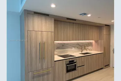 77 SE 5th Street #2108, Miami, FL 33131 - Photo 2