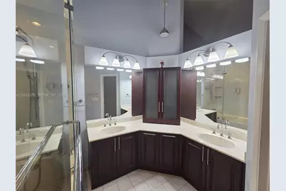 [Address not provided], Miami Lakes, FL 33014 - Photo 4