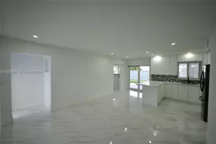 10381 SW 32nd St, Miami, FL 33165 - Photo 4
