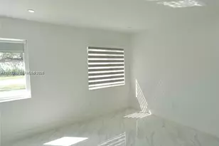 10381 SW 32nd St, Miami, FL 33165 - Photo 8