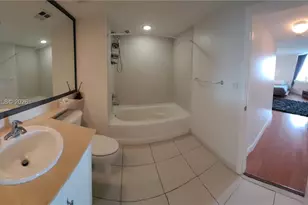 325 S Biscayne Blvd, Miami, FL 33131 - Photo 20