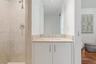1331 Brickell Bay Dr, Miami, FL 33131 - Photo 32