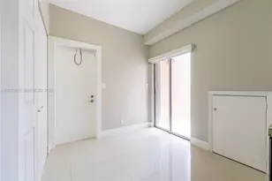 19160 NW 82nd Cir Ct, Hialeah, FL 33015 - Photo 18