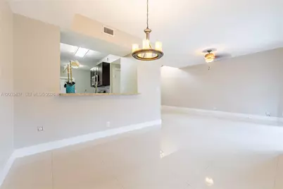 19160 NW 82nd Cir Ct #31L, Hialeah, FL 33015 - Photo 6