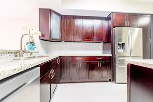 19160 NW 82nd Cir Ct, Hialeah, FL 33015 - Photo 10