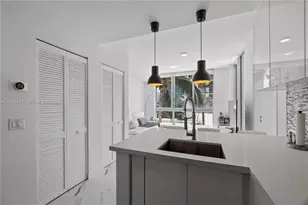 300 S Biscayne Blvd, Miami, FL 33131 - Photo 10