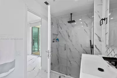 300 S Biscayne Blvd #T-1411, Miami, FL 33131 - Photo 16