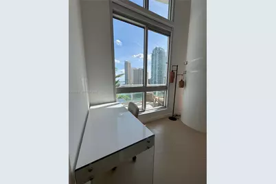 300 S Biscayne Blvd #L-1218, Miami, FL 33131 - Photo 28