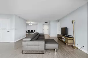 1000 Quayside Terrace, Miami, FL 33138 - Photo 8