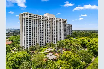 1000 Quayside Ter #1604, Miami, FL 33138 - Photo 2