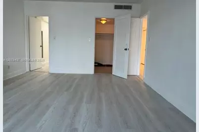 5401 Collins Ave #513, Miami Beach, FL 33140 - Photo 28