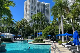 21050 Point Pl, Aventura, FL 33180 - Photo 6