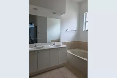 1361 SE 16th Ave, Homestead, FL 33035 - Photo 10
