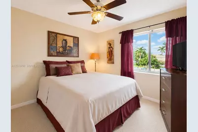 532 NW 208th Ter, Pembroke Pines, FL 33029 - Photo 14
