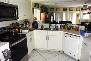 8211 Southgate Blvd, North Lauderdale, FL 33068 - Photo 4