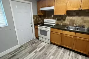 1532 SW 5th Pl, Fort Lauderdale, FL 33312 - Photo 2