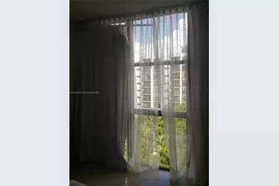 16919 N Bay Rd #608, Sunny Isles Beach, FL 33160 - Photo 2