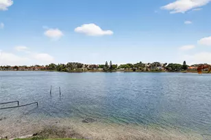 877 NE 195th St, Miami, FL 33179 - Photo 20