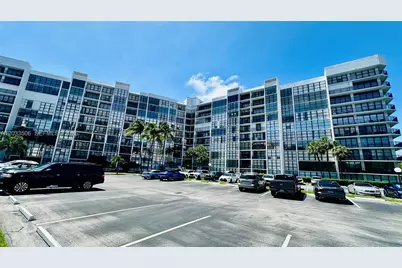 800 Parkview Dr #506, Hallandale Beach, FL 33009 - Photo 2