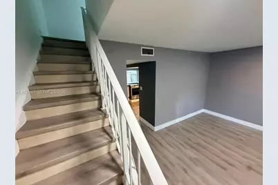 274 NE 141st St #3C, Miami, FL 33161 - Photo 1