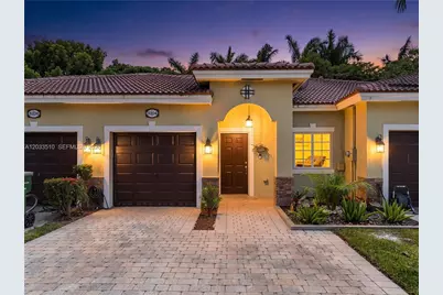 3204 NE 11th Dr, Homestead, FL 33033 - Photo 2