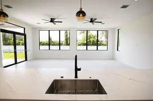 13023 Davie Oaks Dr, Davie, FL 33325 - Photo 4