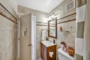 814 NE 4th St, Hallandale Beach, FL 33009 - Photo 46