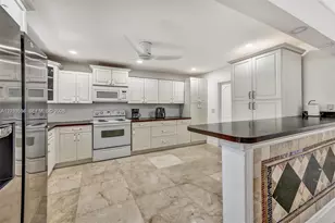 814 NE 4th St, Hallandale Beach, FL 33009 - Photo 26