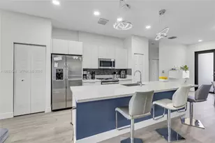 7925 NW 104th Ave, Doral, FL 33178 - Photo 6