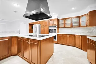 1067 SW 92nd Ave, Plantation, FL 33324 - Photo 12