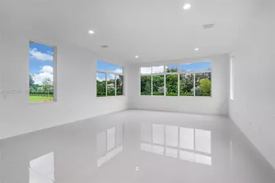 2210 SW 122nd Ter, Davie, FL 33325 - Photo 16