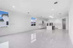 2210 SW 122nd Ter, Davie, FL 33325 - Photo 18
