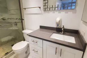 8160 Geneva Ct, Doral, FL 33166 - Photo 12