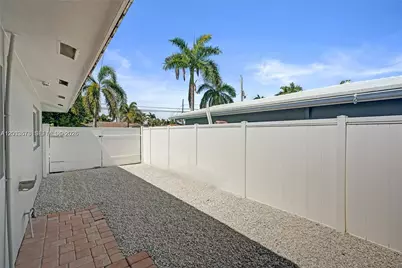 200 SE 3rd St, Pompano Beach, FL 33060 - Photo 50