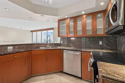 1900 Sunset Harbour Dr #1008, Miami Beach, FL 33139 - Photo 6