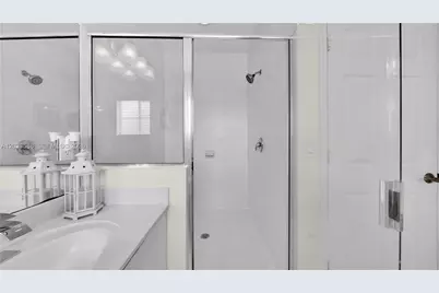16590 SW 70th St, Miami, FL 33193 - Photo 32
