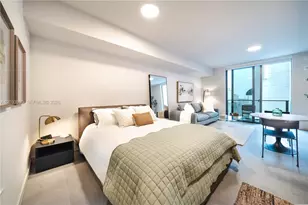 121 NE 5th St, Miami, FL 33132 - Photo 14