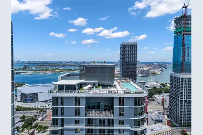 121 NE 5th St #1400, Miami, FL 33132 - Photo 2