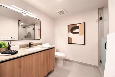 121 NE 5th St #1400, Miami, FL 33132 - Photo 24