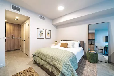 121 NE 5th St #1400, Miami, FL 33132 - Photo 18