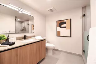 121 NE 5th St, Miami, FL 33132 - Photo 24