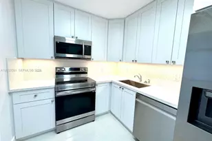 105-107 NE 30th Ct, Wilton Manors, FL 33334 - Photo 6