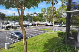 3401 N Country Club Dr, Aventura, FL 33180 - Photo 22